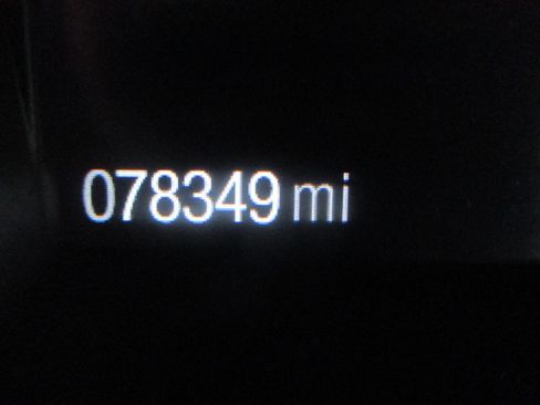 Used 2017 Ford Escape Titanium image 3