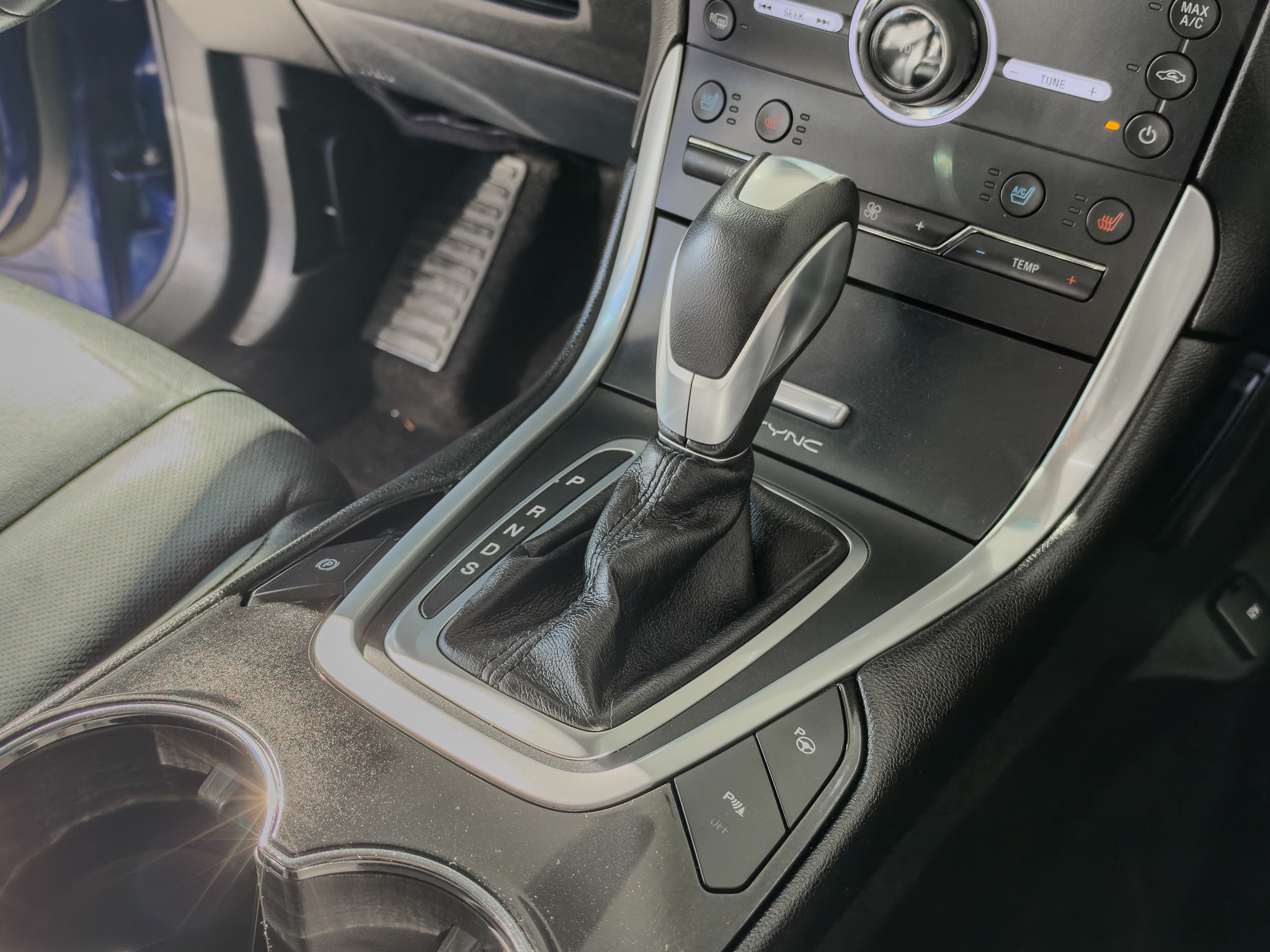 Used 2015 Ford Edge AWD Titanium image 10