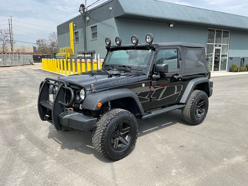 Used 2016 Jeep Wrangler Sport image 23