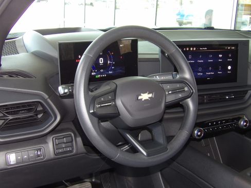 Used 2024 Chevrolet Silverado EV W/T image 18