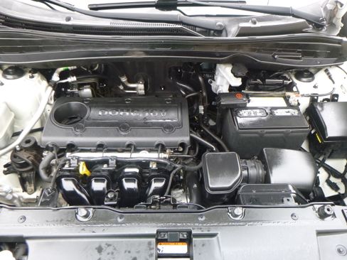 Used 2012 Hyundai Tucson GLS image 12