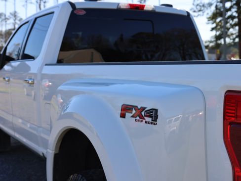 Used 2022 Ford F350 King Ranch image 13