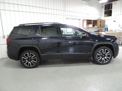 Used 2021 GMC Acadia SLT image 13