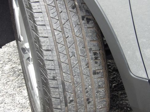 Used 2024 Chevrolet Blazer FWD LT w/ 2LT image 11