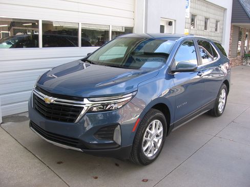 Used 2024 Chevrolet Equinox LT image 1