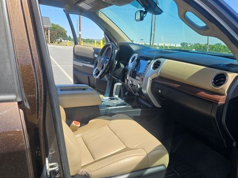 Used 2020 Toyota Tundra 4x4 Double Cab Limited image 16