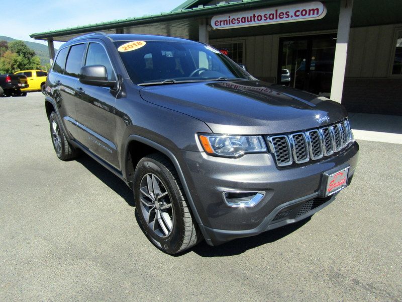 Used 2018 Jeep Grand Cherokee 4WD Laredo image 2