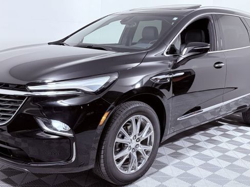 Used 2022 Buick Enclave Essence image 6