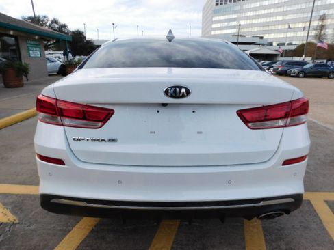 Used 2020 Kia Optima LX image 5