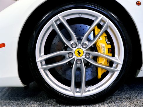 Used 2017 Ferrari 488 GTB RWD image 25