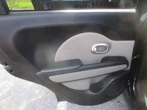 Used 2014 Kia Soul S image 14