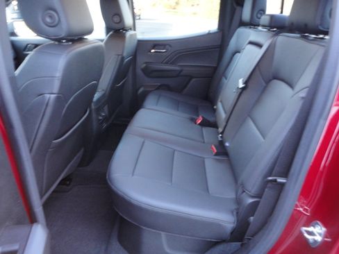 Used 2023 Chevrolet Colorado LT image 21