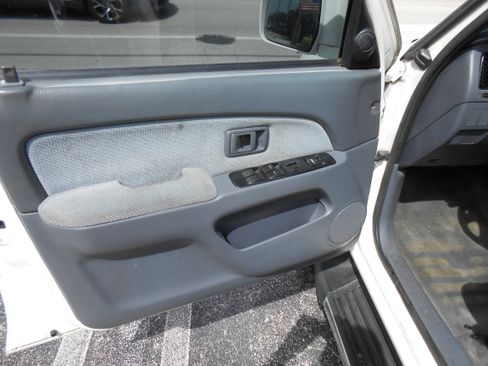 Used 1999 Toyota 4Runner SR5 image 10