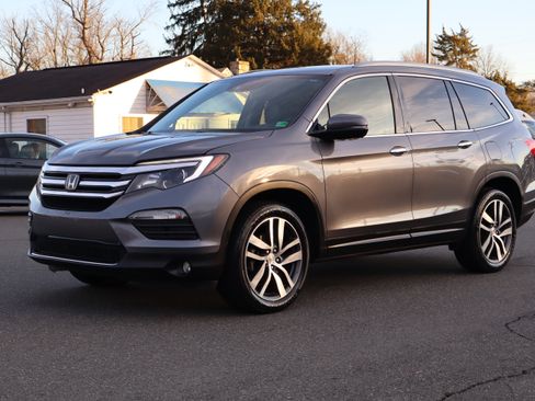 Used 2016 Honda Pilot Touring image 4