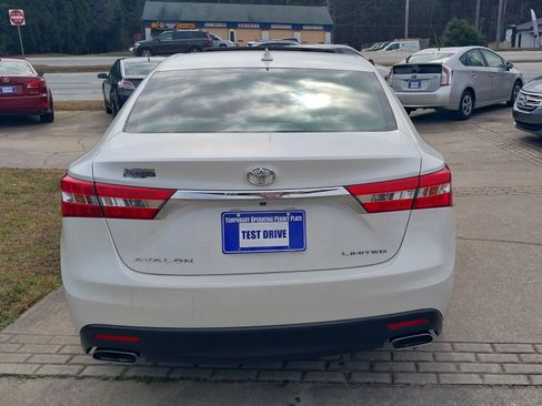 Used 2013 Toyota Avalon Limited image 6