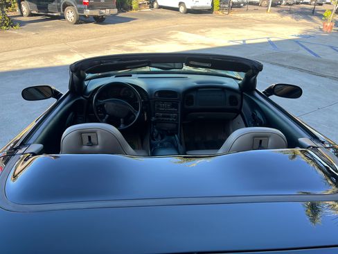 Used 2003 Chevrolet Corvette image 16