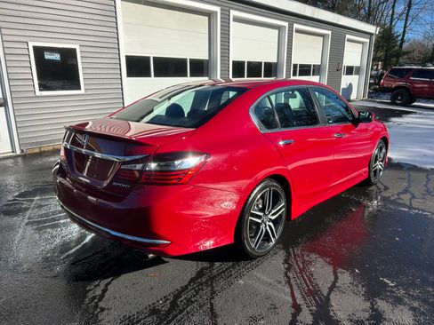 Used 2017 Honda Accord Sport image 6