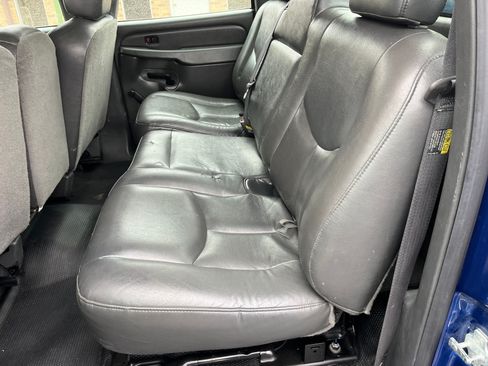 Used 2004 Chevrolet Silverado 3500 W/T image 9