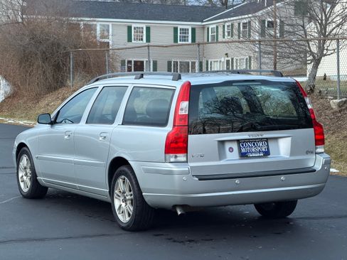 Used 2006 Volvo V70 2.4 image 3
