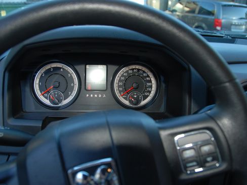 Used 2016 RAM 1500 2WD Quad Cab ST image 21