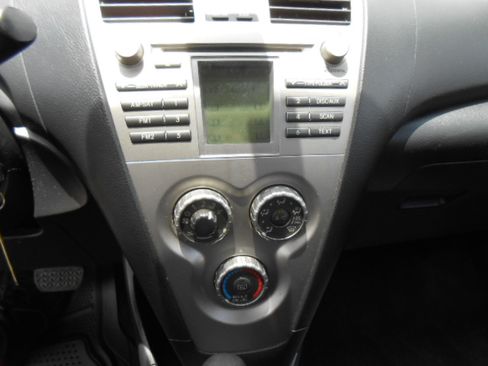 Used 2010 Toyota Yaris Sedan FWD image 12