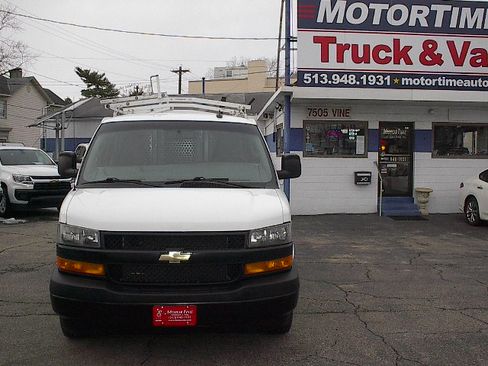 Used 2021 Chevrolet Express 2500 image 2