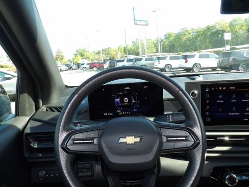 Used 2024 Chevrolet Silverado EV W/T image 2