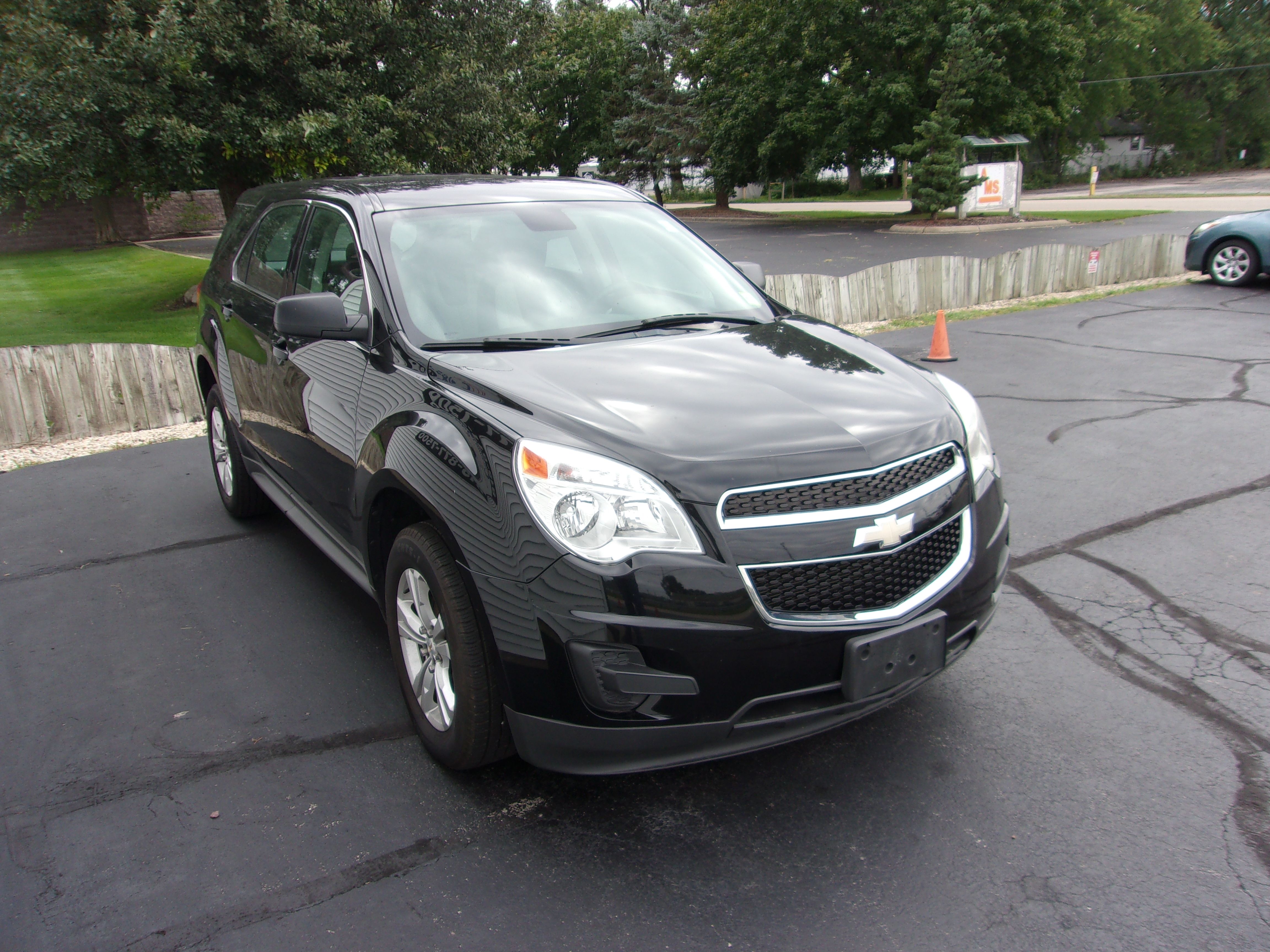 Used 2013 Chevrolet Equinox AWD LS image 2