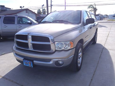 Used 2004 Dodge Ram 1500 Truck SLT image 2