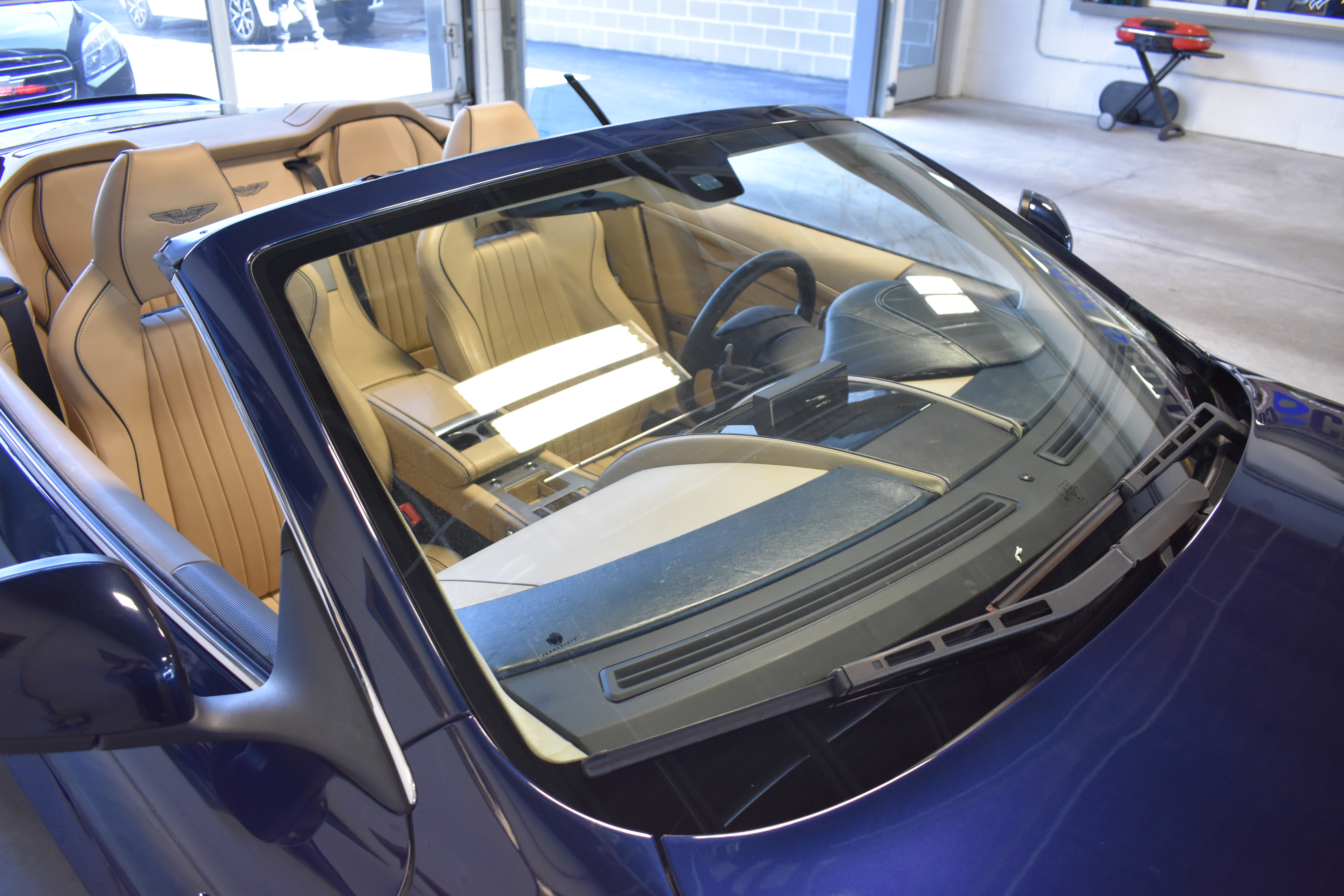 Used 2016 Aston Martin DB9 GT Volante RWD image 57