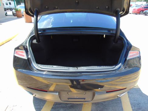 Used 2015 Lincoln MKZ image 8