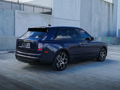 Used 2022 Rolls-Royce Cullinan Black Badge image 8