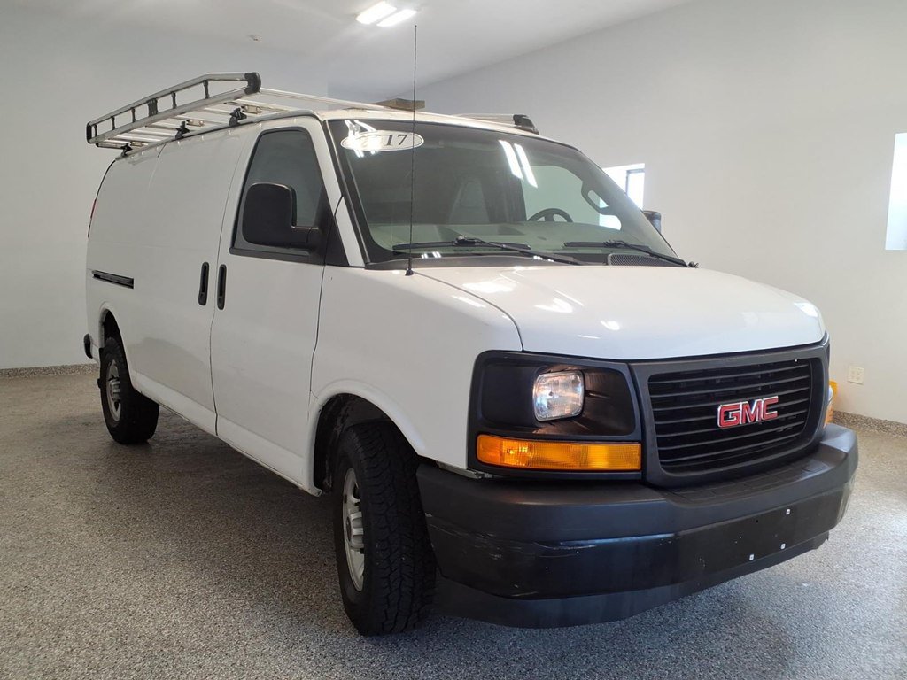 Used 2017 GMC Savana 2500 RWD image 3