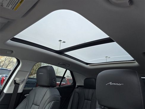 New 2026 Buick Envision Avenir image 24