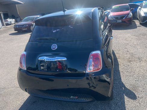Used 2017 FIAT 500 e Hatchback FWD image 11