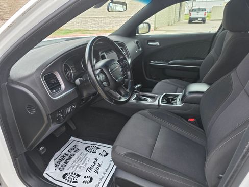 Used 2022 Dodge Charger SXT image 8