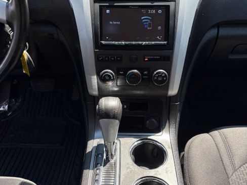 Used 2012 Chevrolet Traverse LT image 24