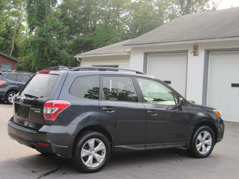 Used 2016 Subaru Forester 2.5i Premium AWD/4WD image 9
