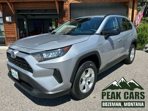 Used 2021 Toyota RAV4 LE image 1