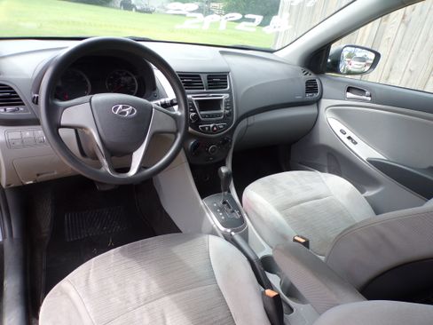Used 2016 Hyundai Accent SE Sedan FWD image 8