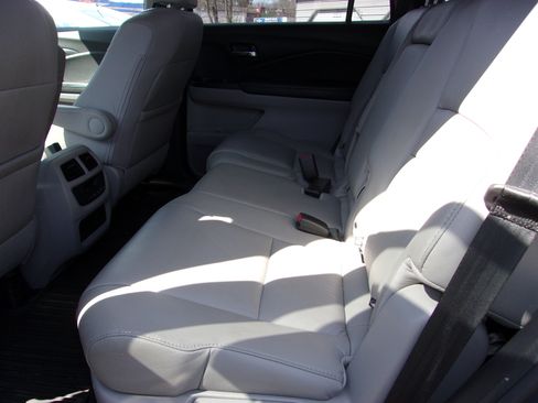 Used 2017 Honda Pilot EX-L image 8