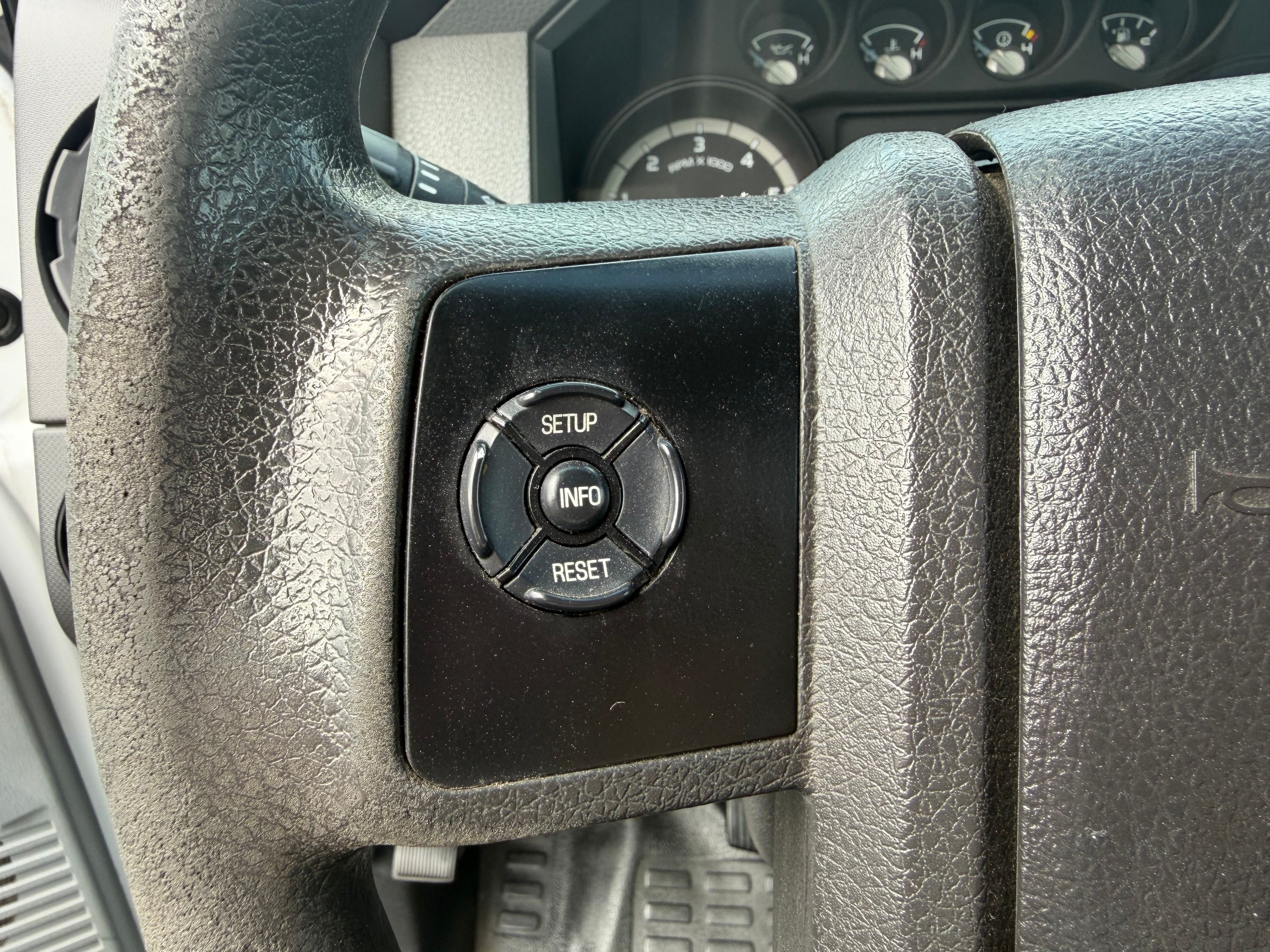 Used 2016 Ford F550 2WD Regular Cab Super Duty image 10