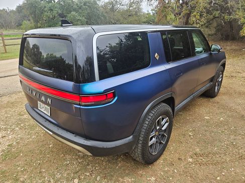 Used 2023 Rivian R1S Adventure image 26