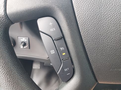 Used 2025 Chevrolet Express 2500 UNAVAIL RWD image 16