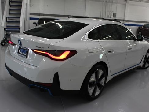 Used 2024 BMW i4 eDrive40 image 6