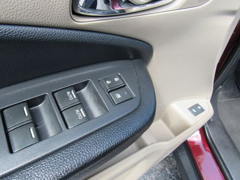 Used 2018 Honda Pilot Touring image 10