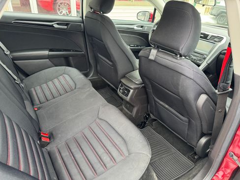 Used 2016 Ford Fusion SE image 15