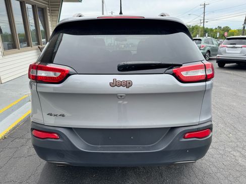Used 2016 Jeep Cherokee 4WD 75th Anniversary image 5