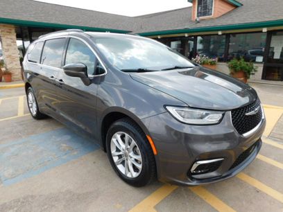 Used 2021 Chrysler Pacifica Touring