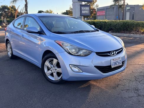 Used 2012 Hyundai Elantra image 3